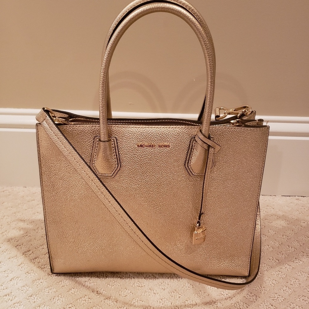 Michael Kors Gold Cross Body purse